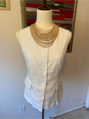 Women’s Sleeveless Linen Button-Front Blouse in Cream